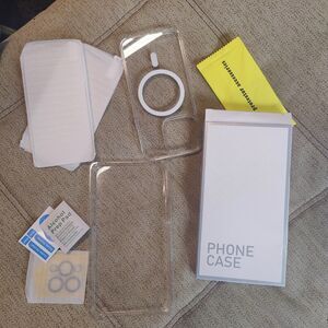 IPhone 13 Pro Clear Case MagSafe With 2 Screen Guards.